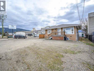 2808 45 Avenue - 2