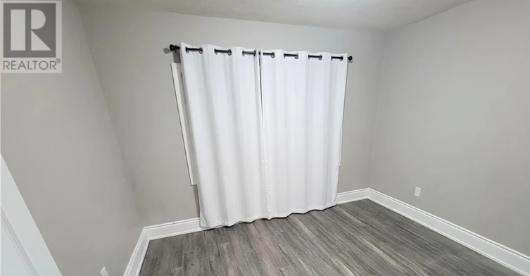 27 Belmont Avenue, Hamilton, ON, L8L 7L9 - 12