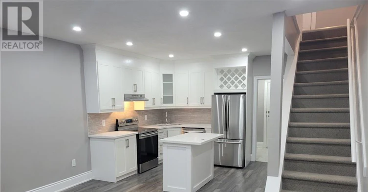 27 Belmont Avenue, Hamilton, ON, L8L 7L9 - 5