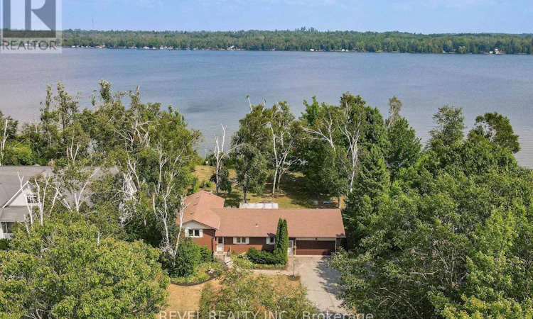 126 Pinewood Boulevard