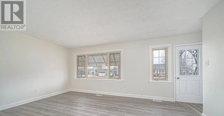 668 Harold Drive, Peterborough, ON, K9J 3Y2 - 10