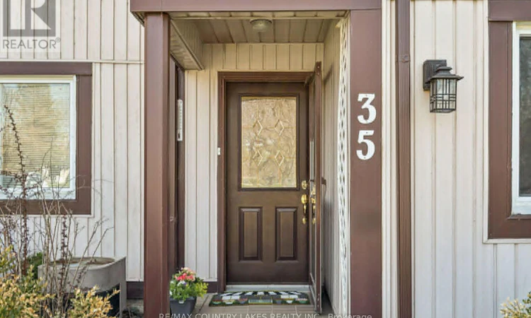 35-21 Laguna Parkway