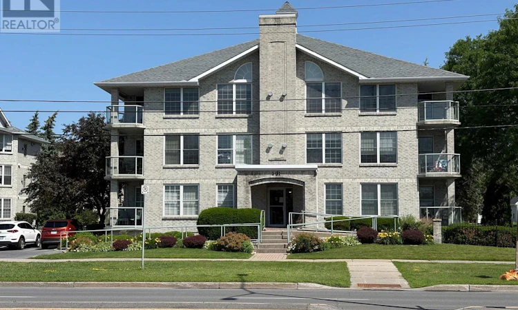 301-301 Water Street W