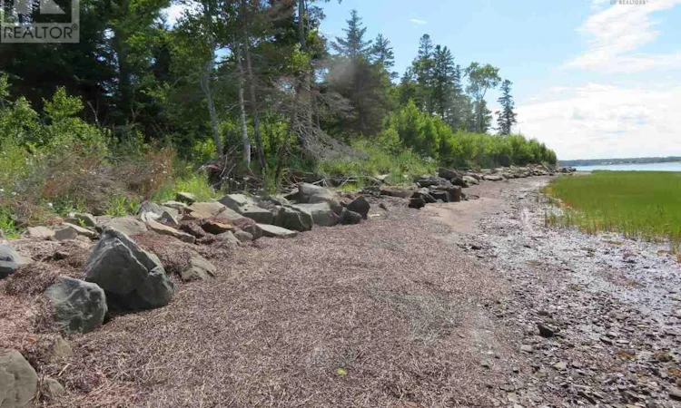 Lot-2005 2 Island Road