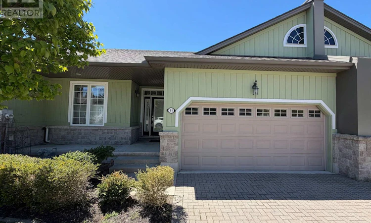 11 Oakwood Links Lane