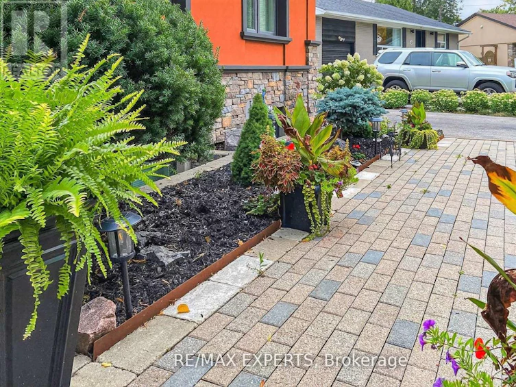 60 Suburban Drive, Mississauga, ON, L5N 1G9 - 3