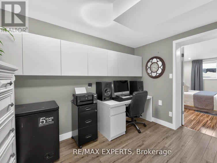 60 Suburban Drive, Mississauga, ON, L5N 1G9 - 31
