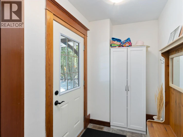 5109 Caldwell Street, Summerland, BC, V0H 1Z4 - 4