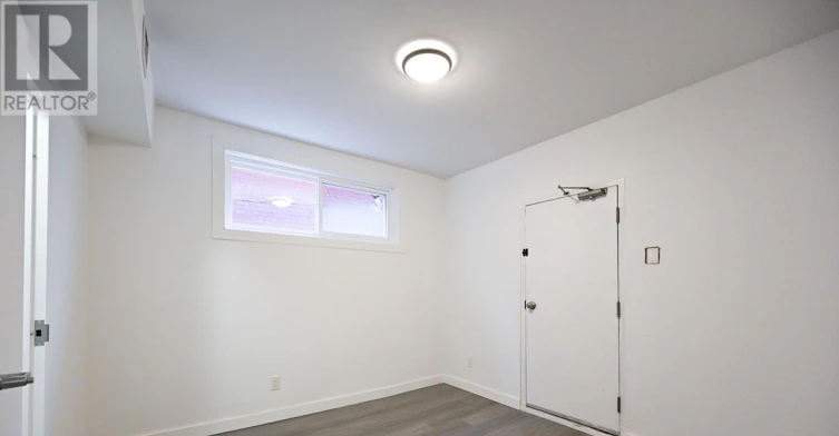 2-1A Leonard Avenue, Toronto, ON, M5T 2P8 - 11