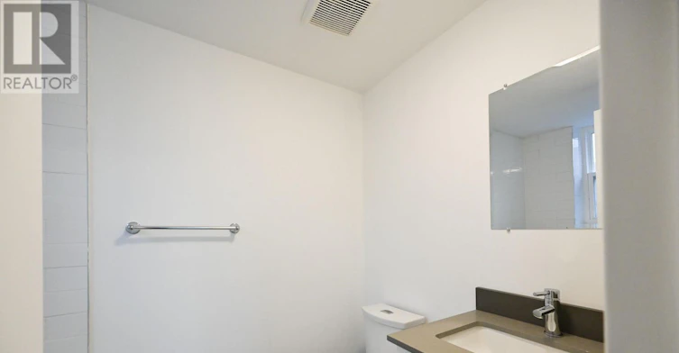 2-1A Leonard Avenue, Toronto, ON, M5T 2P8 - 14