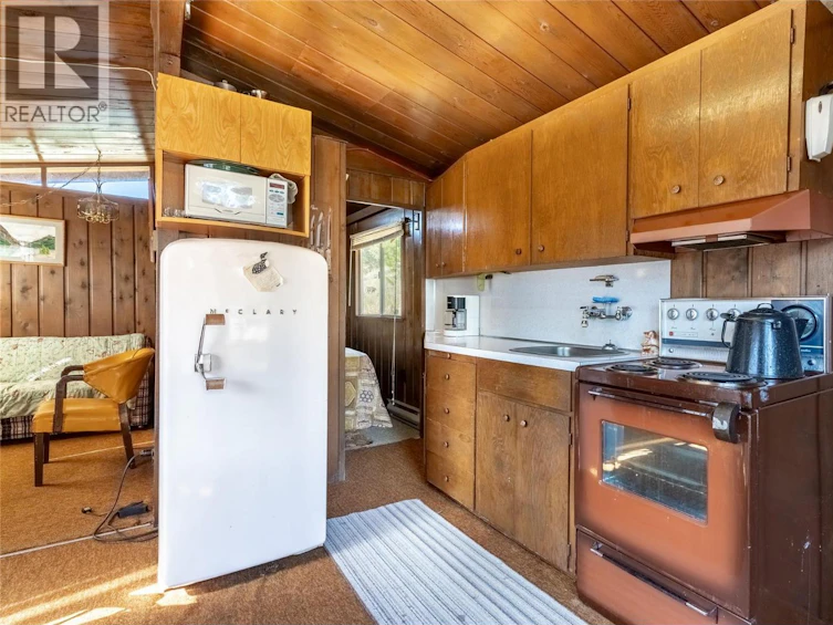 2631 Loon Lake Road, Loon Lake, BC, V0K 1H1 - 9