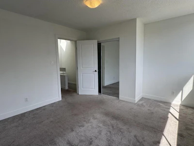 78-17714 60 Avenue - 5