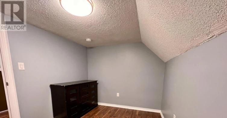 108 Cumberland Avenue, Hamilton, ON, L8M 1Z3 - 8