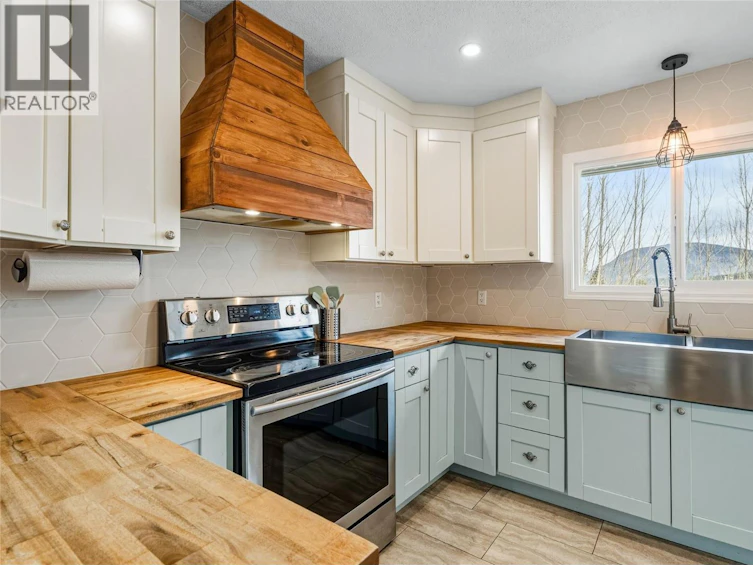 1971 SE 3 Avenue, Salmon Arm, BC, V1E 1V2 - 20