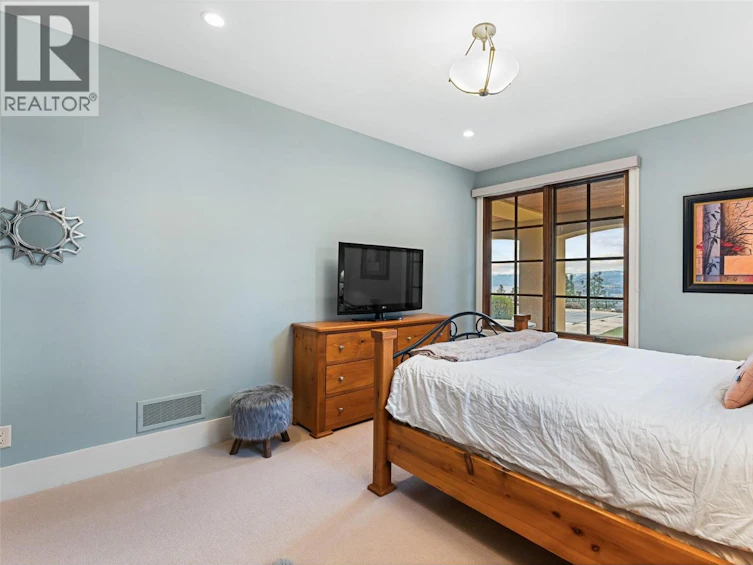 2457 Selkirk Drive, Kelowna, BC, V1V 2R7 - 42