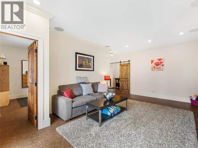 2457 Selkirk Drive, Kelowna, BC, V1V 2R7 - 38