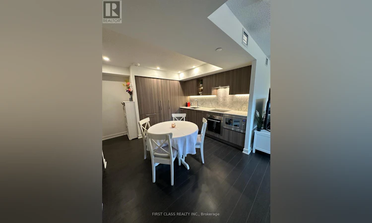 1111-19 Bathurst Street