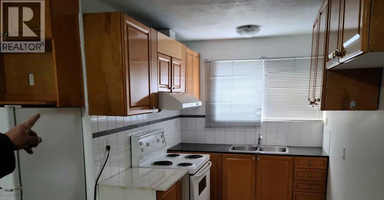 38xx Windermere Street, Vancouver, BC, V5R 2G4 - 2