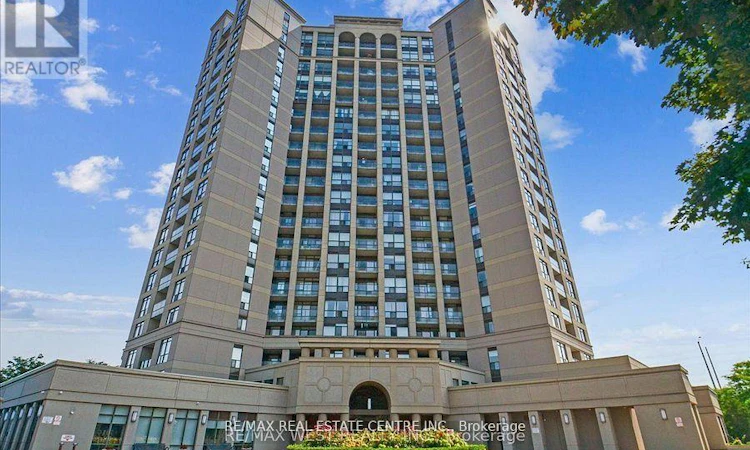 TH 111-220 Forum Drive