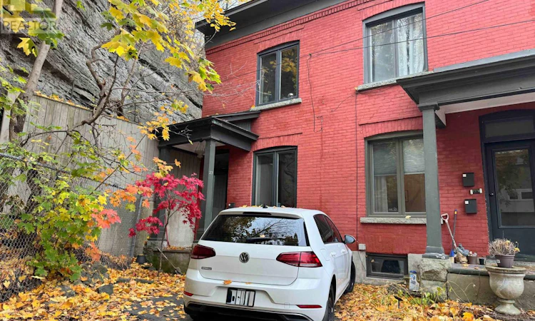 27 Perkins Street
