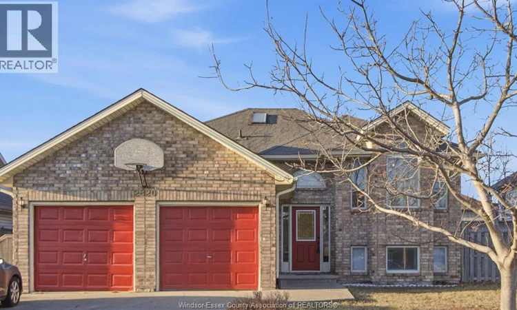 2820 Wildberry Crescent