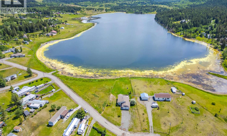 5526 Lakeside Court