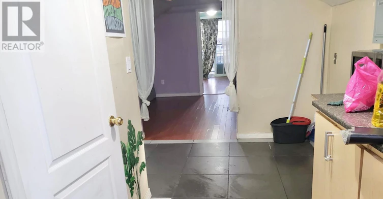 7098 Goreway Drive, Mississauga, ON, L4T 2T6 - 2