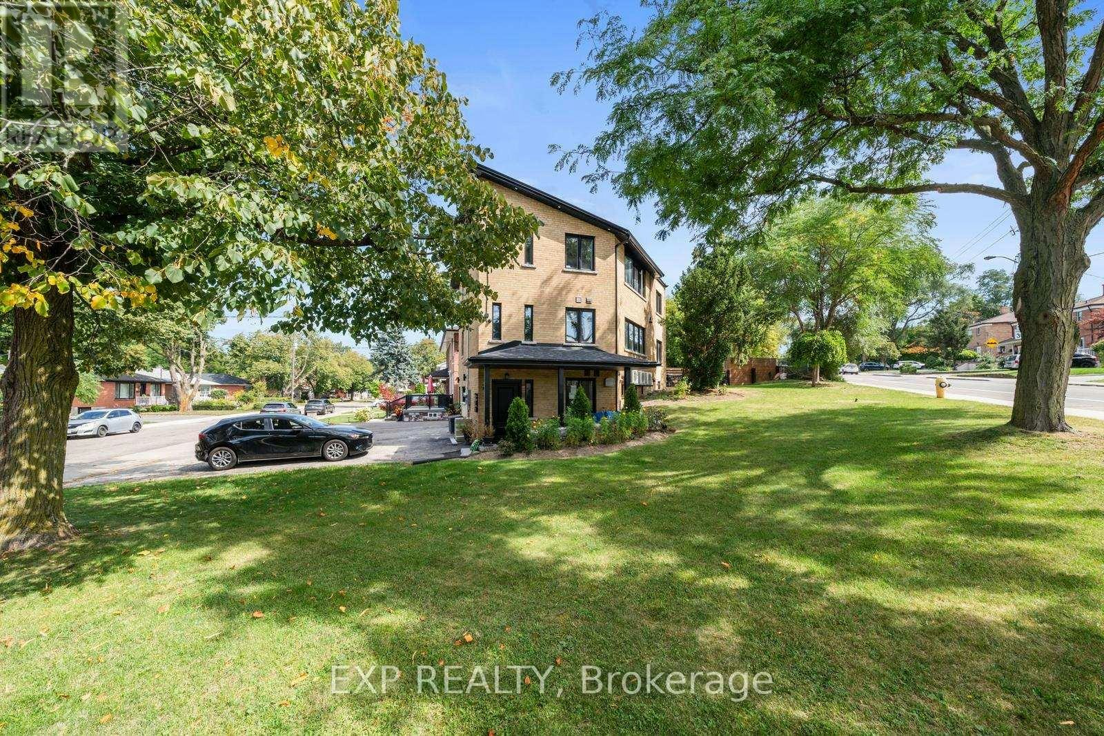 5 Brendwin Road, Toronto, ON, M6N 4V6