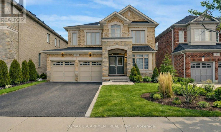 39 Avanti Crescent