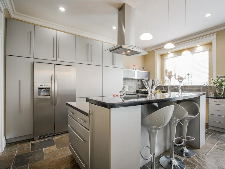 15075 70a Avenue, Surrey, BC, V3S 2E2 - 15