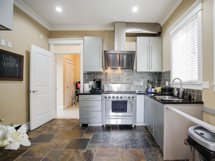 15075 70a Avenue, Surrey, BC, V3S 2E2 - 19