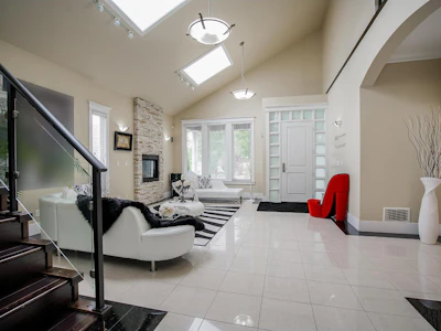 15075 70a Avenue - 5