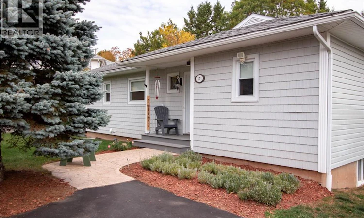 27 Maxwell Drive