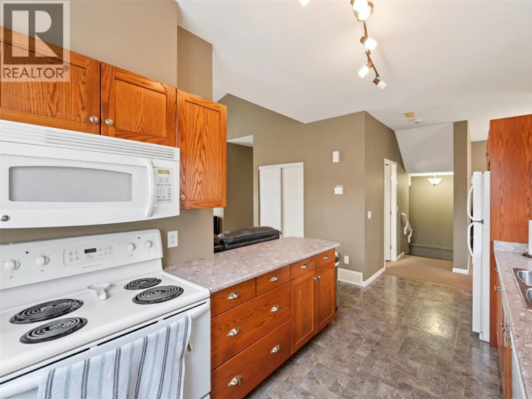 108-48 Galt Avenue, Penticton, BC, V2A 9C3 - 12