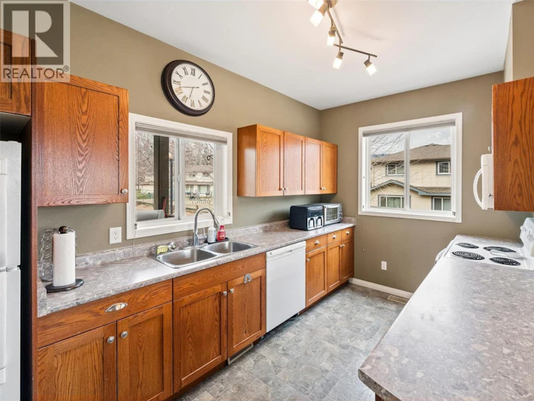 108-48 Galt Avenue, Penticton, BC, V2A 9C3 - 10