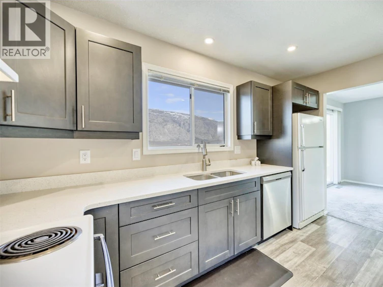 10408 87th Street, Osoyoos, BC, V0H 1V2 - 10