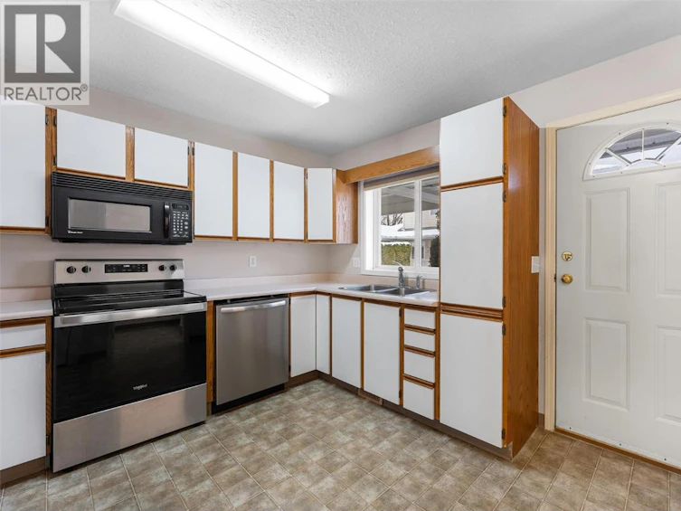 5-600 SW 10 Street, Salmon Arm, BC, V1E 1J7 - 4