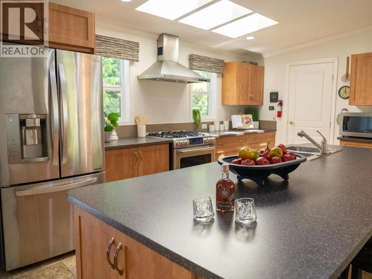 2604 Dory Way, Pender Island, BC, V0N 2M2 - 2