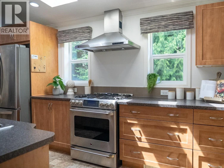 2604 Dory Way, Pender Island, BC, V0N 2M2 - 4