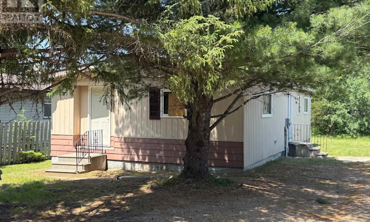 228 Davies Street