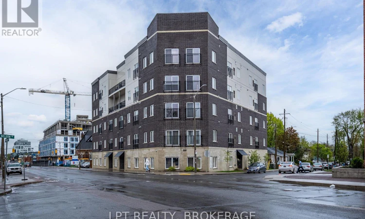 303-630 Princess Street
