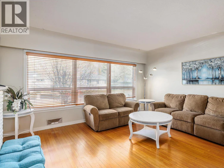 751 Saucier Avenue, Kelowna, BC, V1Y 6A4 - 2