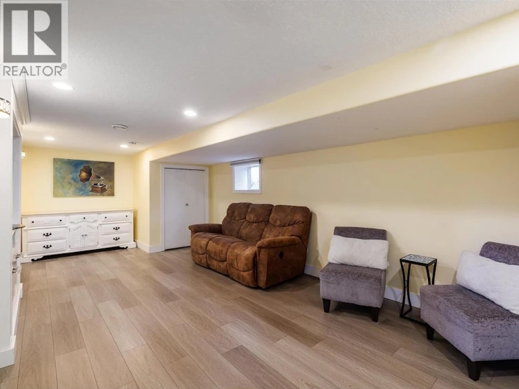 751 Saucier Avenue, Kelowna, BC, V1Y 6A4 - 12