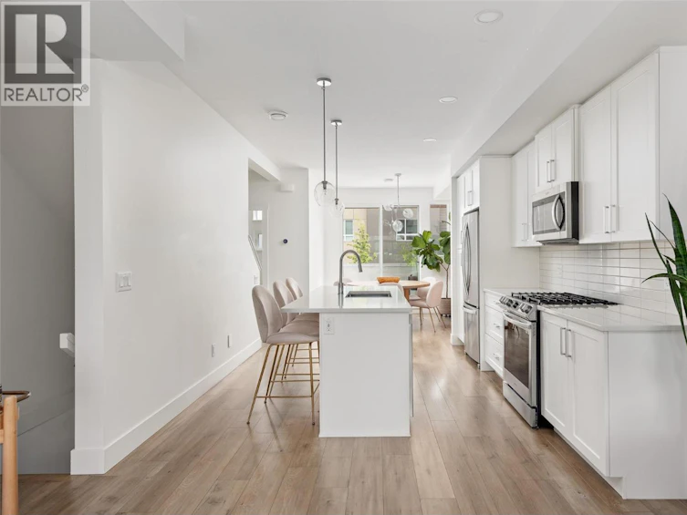 4-720 Valley Road, Kelowna, BC, V1V 0E1 - 6