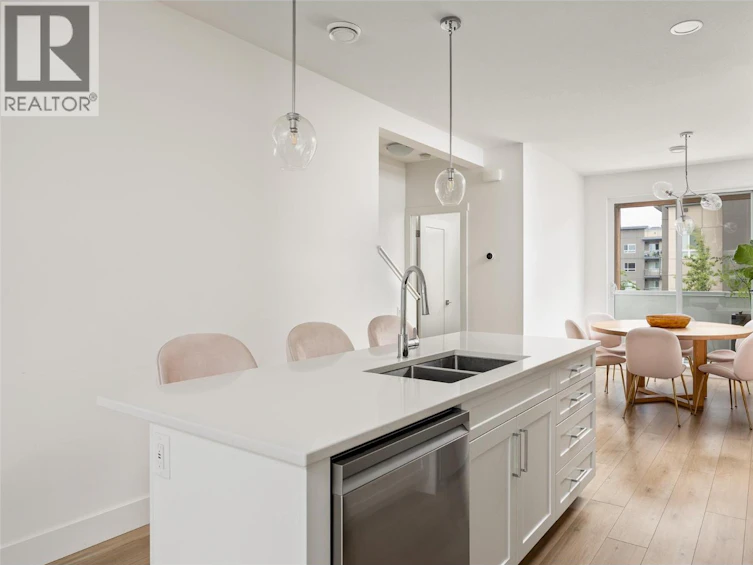 4-720 Valley Road, Kelowna, BC, V1V 0E1 - 9
