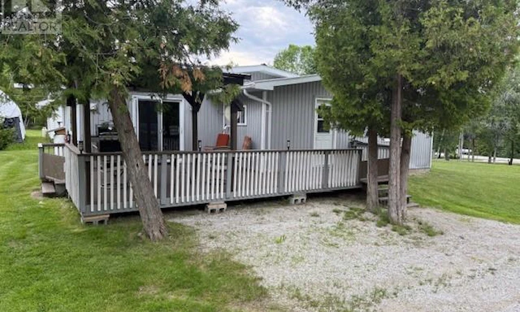 2343 Bay Estates Road N