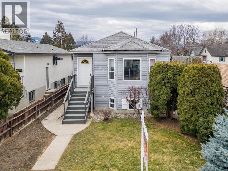 923 Fuller Avenue, Kelowna, BC, V1Y 6X5 - 2