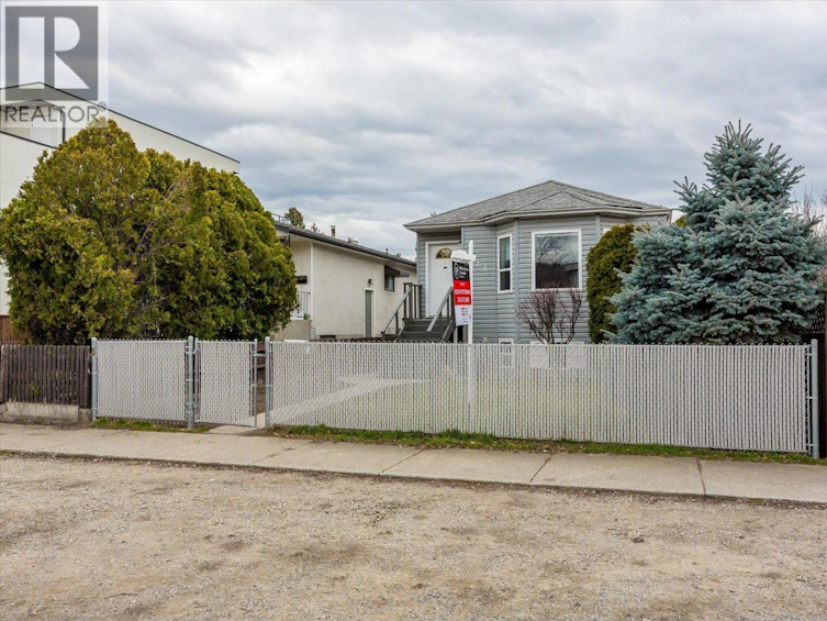 923 Fuller Avenue, Kelowna, BC, V1Y 6X5 - 45