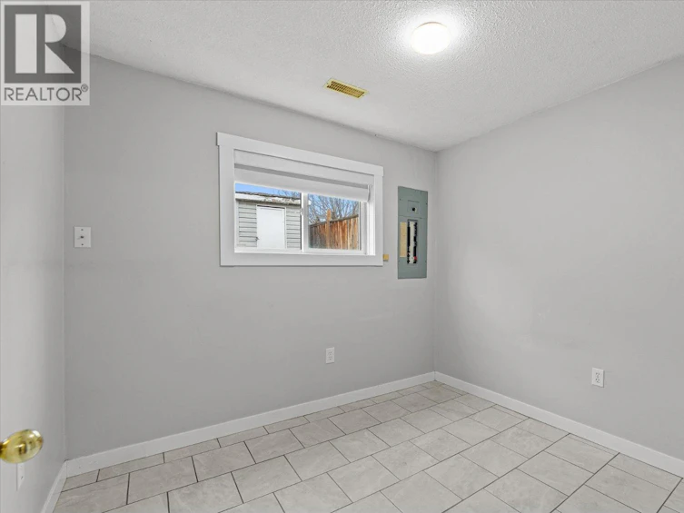 923 Fuller Avenue, Kelowna, BC, V1Y 6X5 - 29