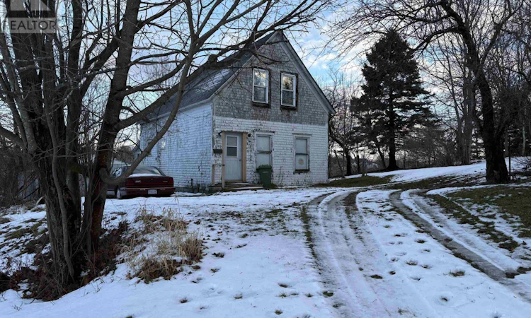 84 Warren Street